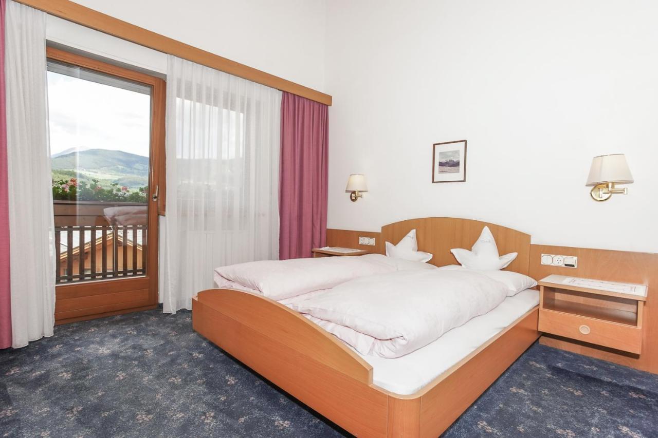 Hotel Waldheim Natz-Schabs Екстер'єр фото