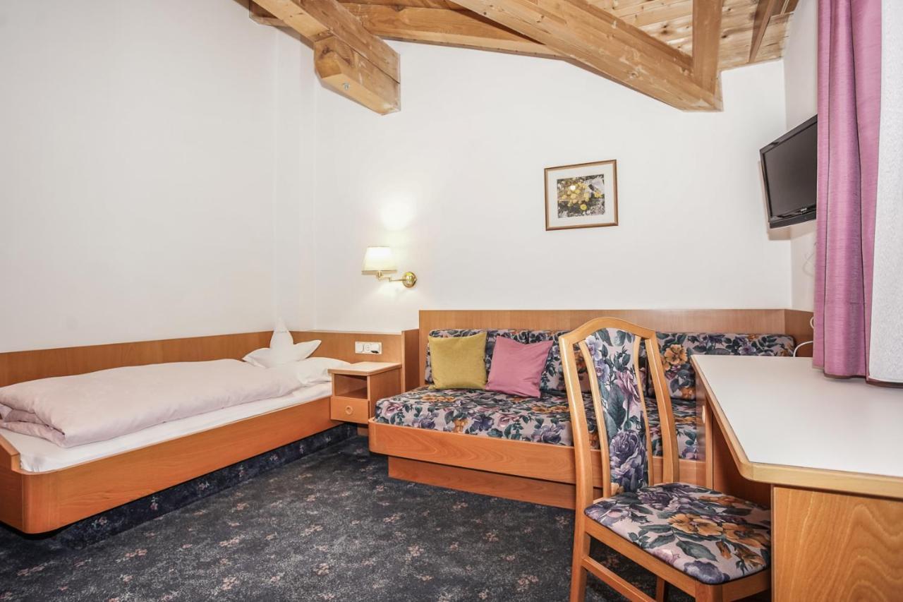 Hotel Waldheim Natz-Schabs Екстер'єр фото